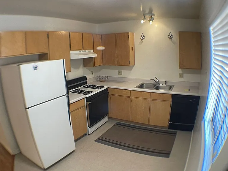 1728 N West St #B — Photo 10
