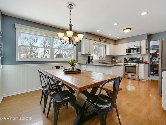3rd image of 1728 Warbler Dr
