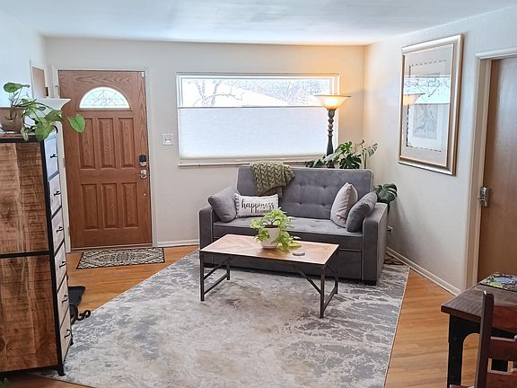 New queen sleeper sofa, comfortable!