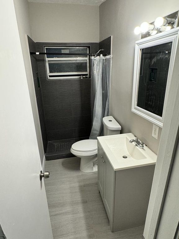 3710 NE 12th Ter, photo 7