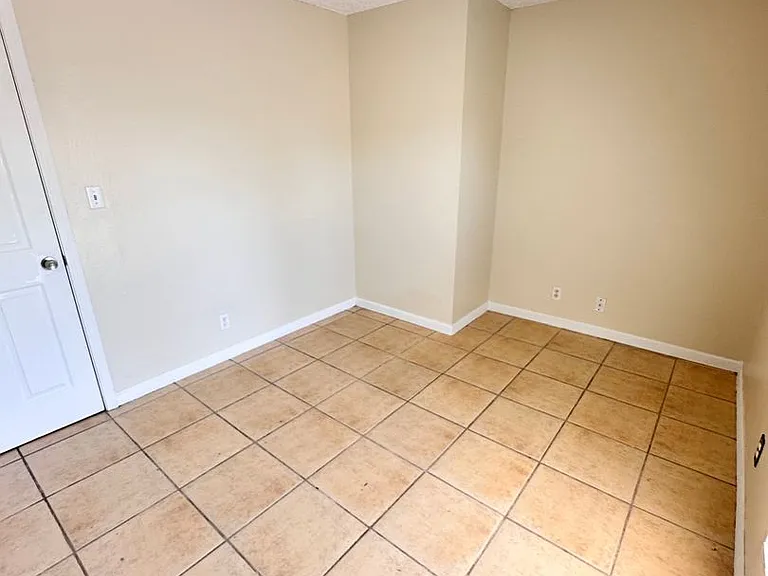 1785 Alpha Ct SE — Photo 25