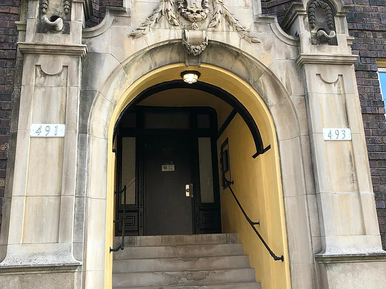 491 W Hancock St #B1 — Photo 1