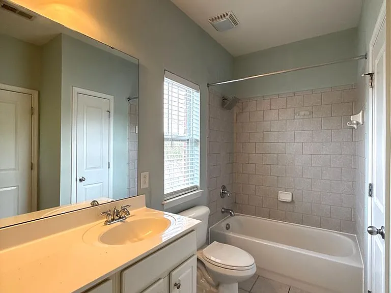 534 Oakland Ave — Photo 15
