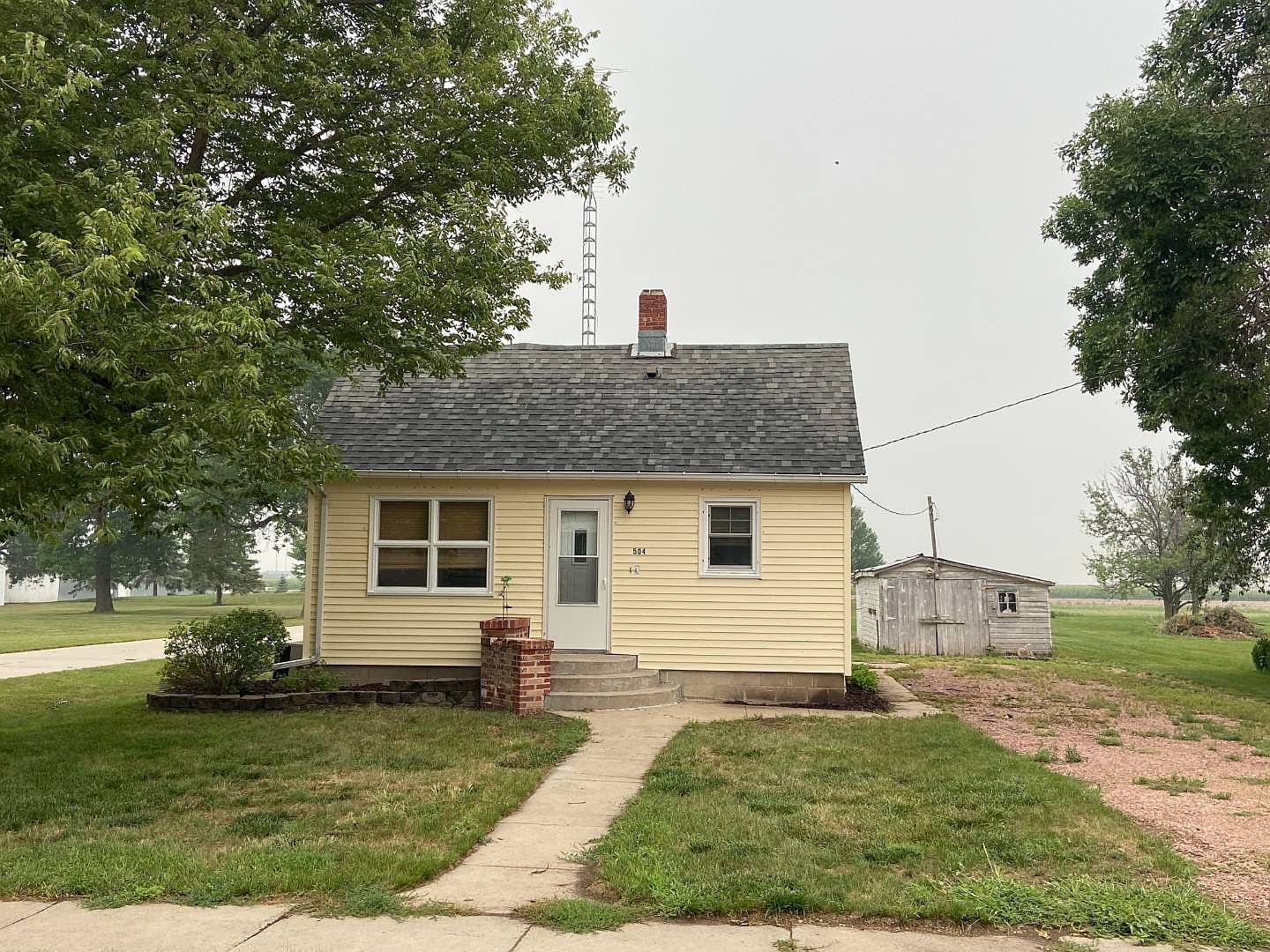 504 S 1st St, Parkston, SD 57366 Zillow