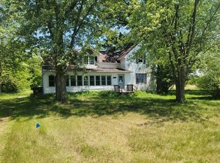3320 N Sturgeon Rd, Midland, MI 48642