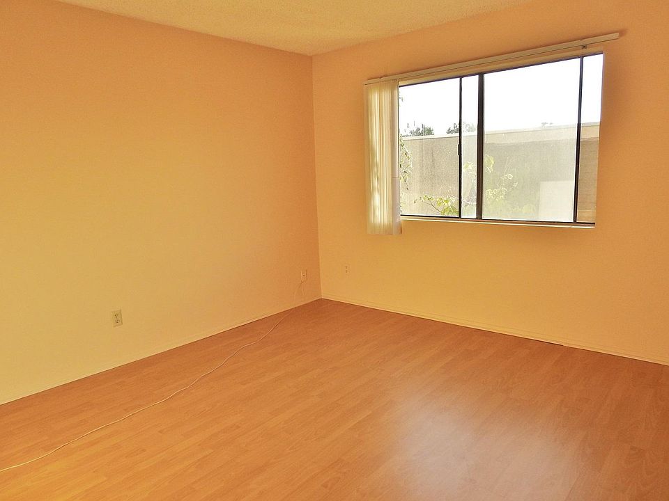 1st image of 719 E Acacia Ave APT 210