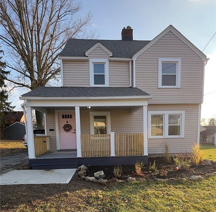 1st image of 447 Mistletoe Ave