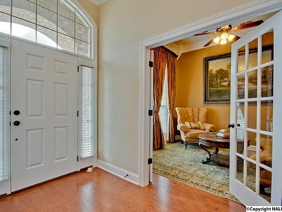 4th image of 4523 Highland Park Dr SE