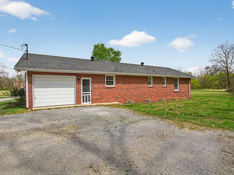 832 New Shackle Island Rd — Photo 6