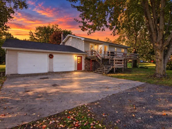 11575 5th St, Riverdale, MI 48877