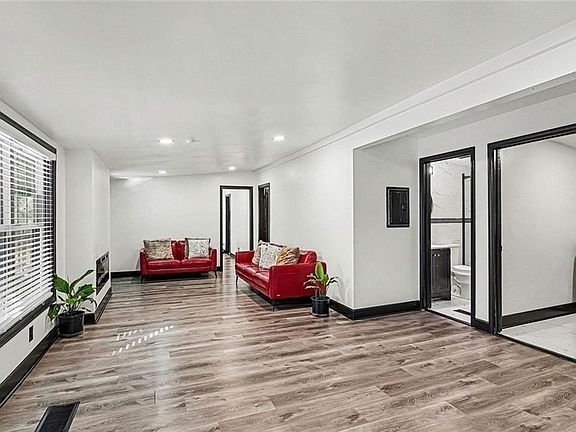 3rd image of 166 Evans Rd