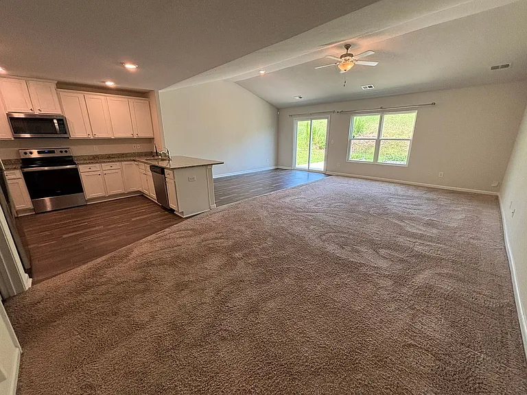 127 Sundew Rd — Photo 4
