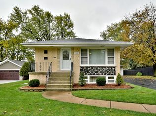8147 W 99th St, Palos Hills, IL 60465