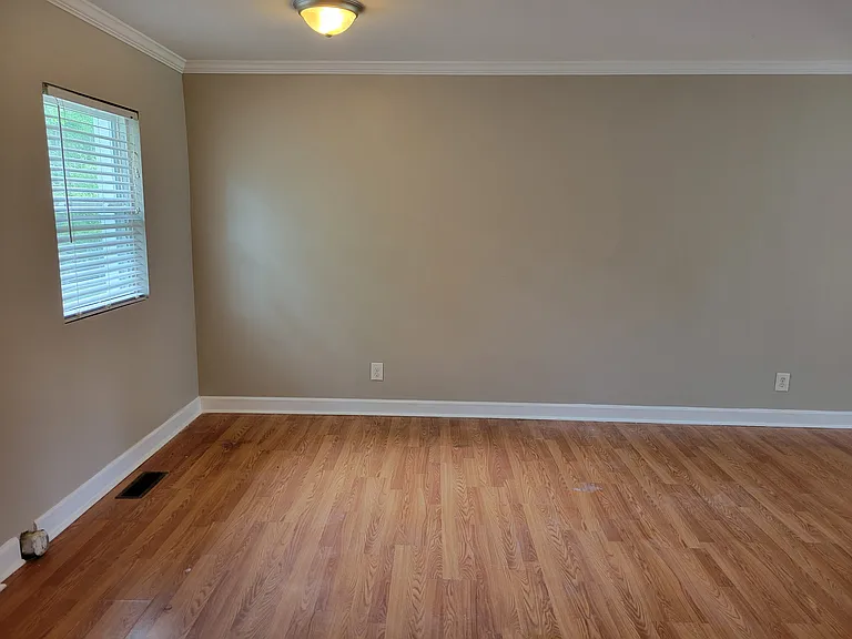 202 Adams St — Photo 10