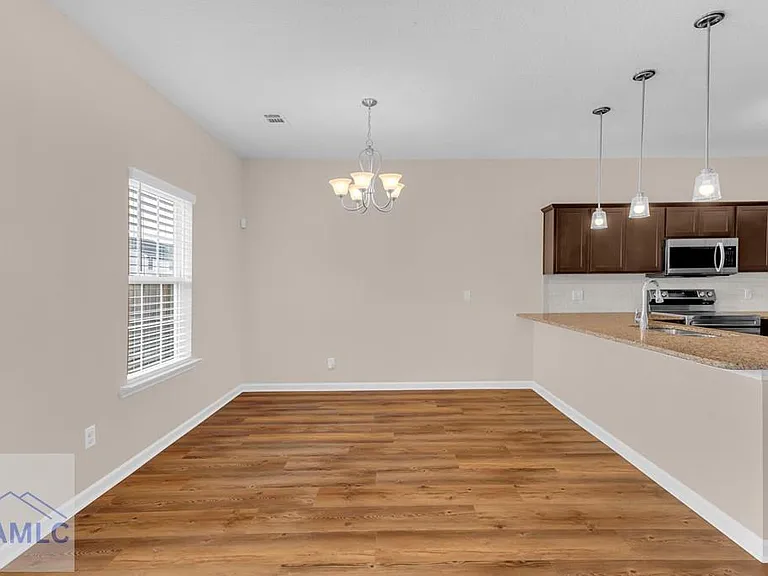 139 W West Winn Ave — Photo 13