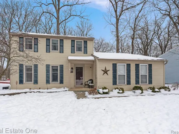 21590 Flanders St, Farmington Hills, MI 48335