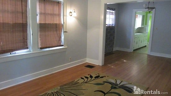 3rd image of 1015 E 76th St