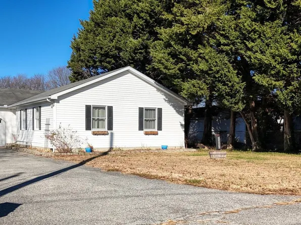 722 W Commerce St, Smyrna, DE 19977