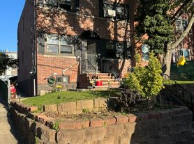 1 Winthrop Pl, Staten Island, NY