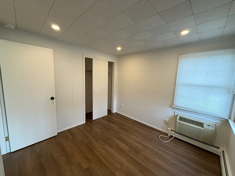 34 Little Neck Rd #1 — Photo 10