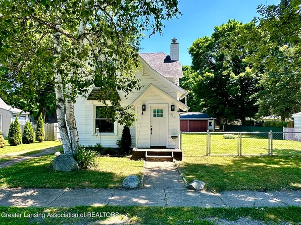 214 Church St, Laingsburg, MI 48848