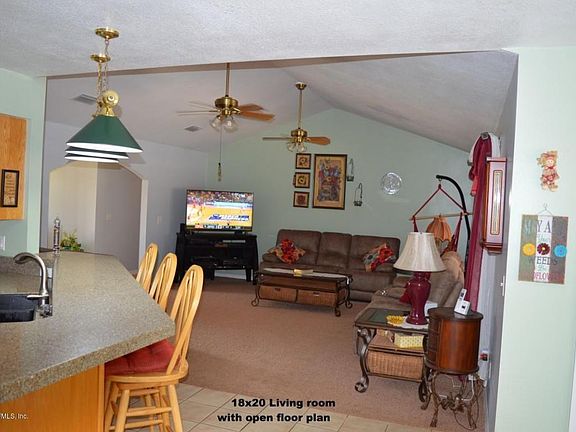 3rd image of 2043 NE 204th St
