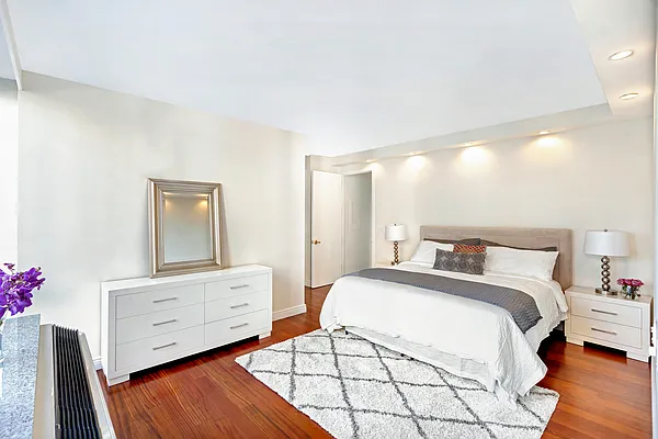 Sold by Compass | media 7