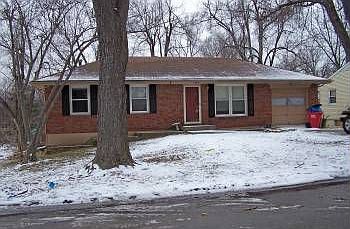 2nd image of 1604 N Rogers St