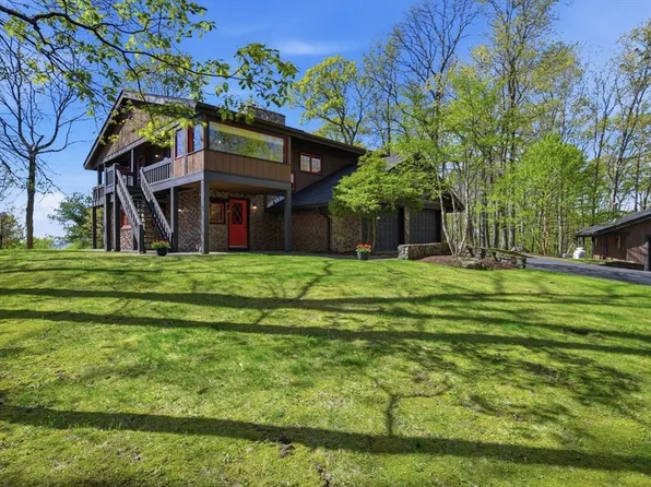 10 Cadwell Dr, Wilbraham, MA 01095