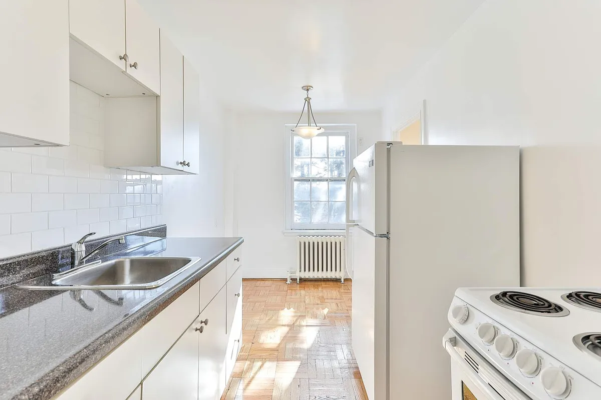1 bed, 694 sqft, $2,100 — Photo 4
