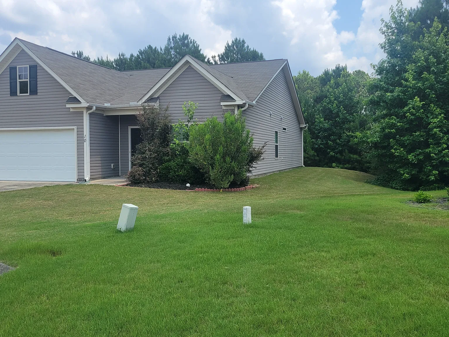 3 bed, 1679 sqft, $1,900 — Photo 2