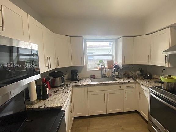 2nd image of 1130 SW 31st St