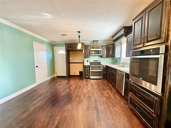4th image of 1474 Jackson St