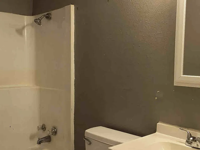 301 W 11th Ave #5 — Photo 6
