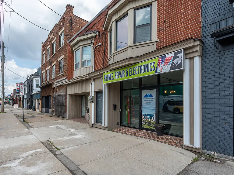 1141 Main St E #2 — Photo 24