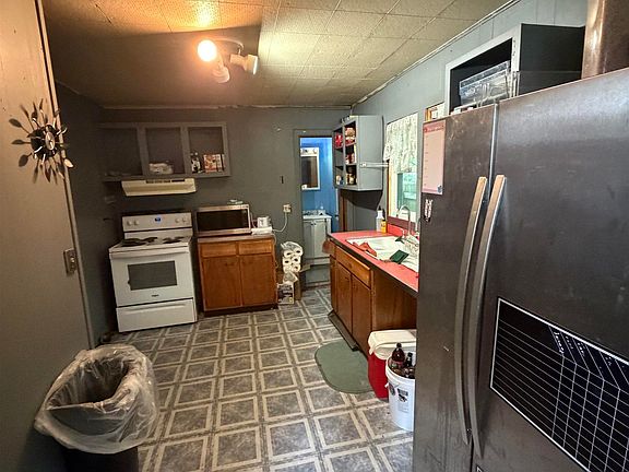 4th image of 3130 9th Ave