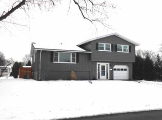 102 Washburn Dr, East Syracuse, NY 13057