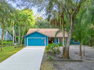1090 SE Buttonwood Cir, Stuart, FL 34997