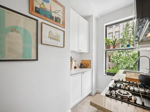 599 West End Avenue image 5 of 15