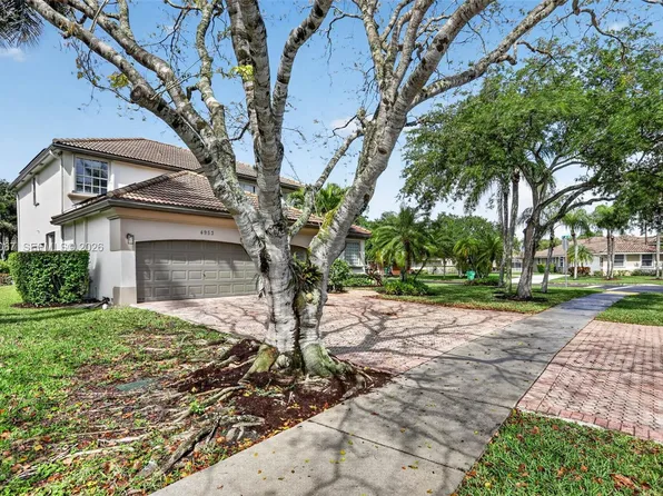 4953 Kensington Cir, Coral Springs, FL 33076