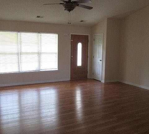 living room/entry