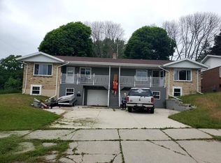 1924 S 14th St, Manitowoc, WI 54220