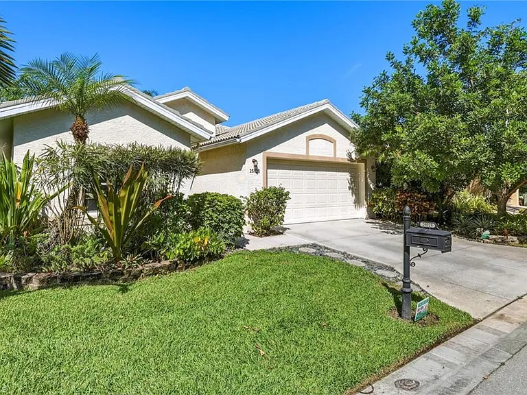 25925 Pebblecreek Dr — Photo 2