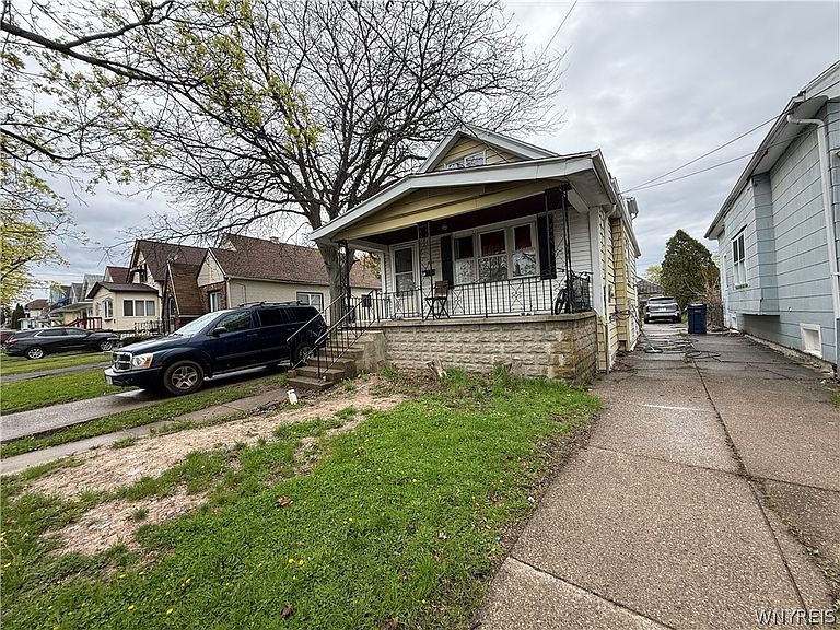 Listing photo 2