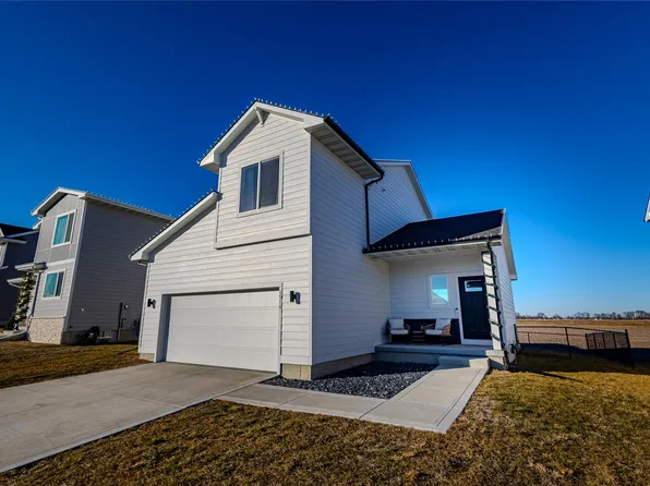 6914 SE 7th Ave, Pleasant Hill, IA 50327