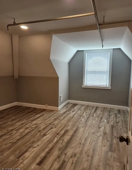 145 W Clinton St — Photo 11