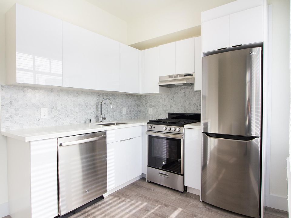 1st image of 810 Eddy St APT 303