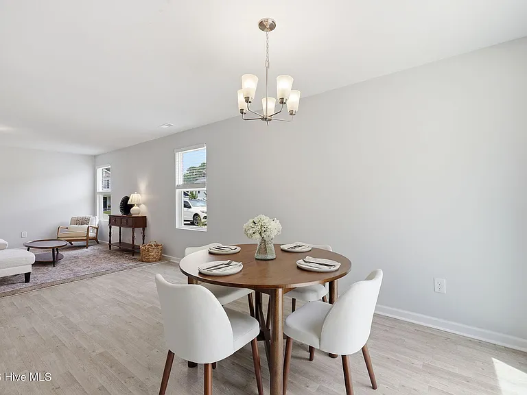 821 Conductor Ct — Photo 10