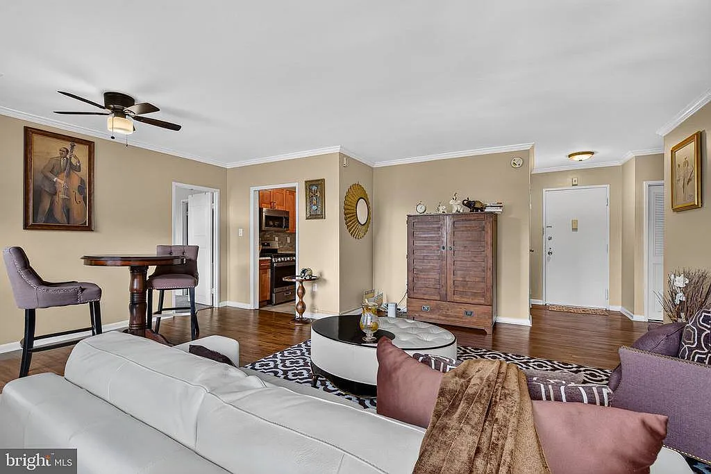 2 bed, 1181 sqft, $2,450 — Photo 2