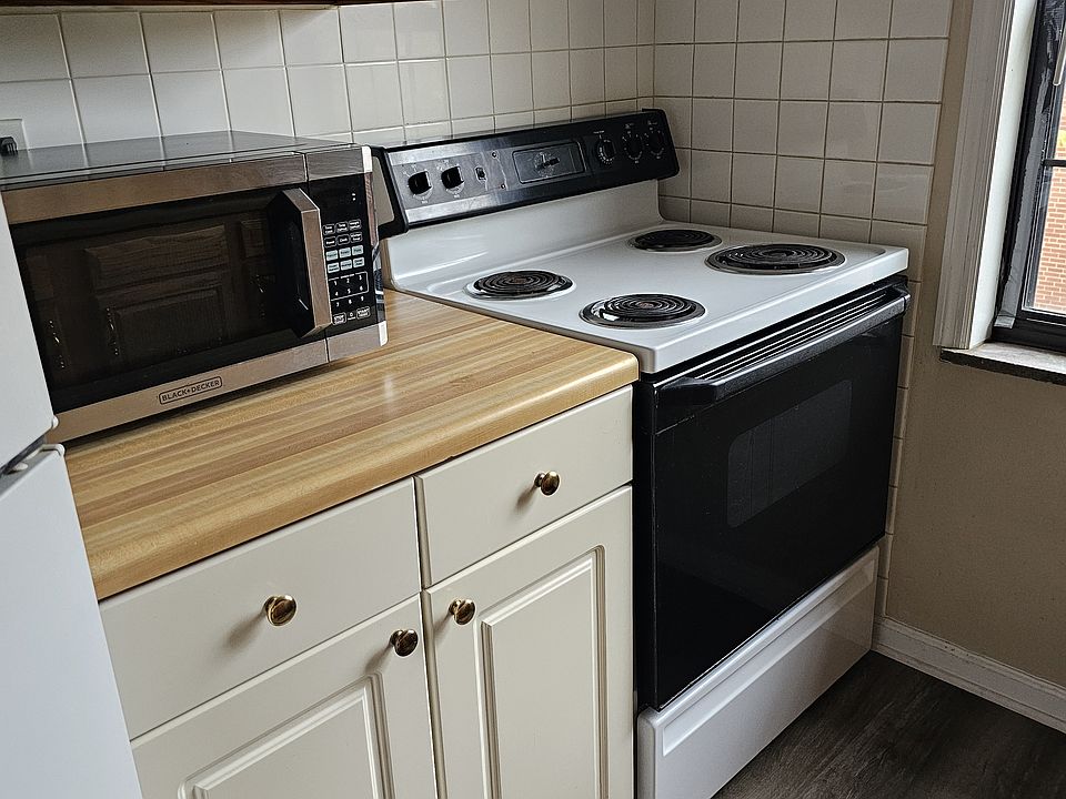 1st image of 532 Corona Ave #C